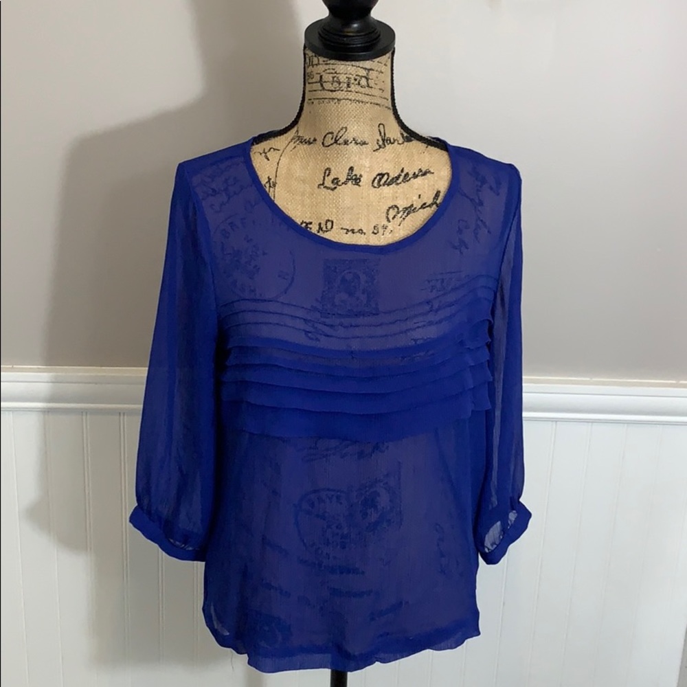 ⭐️ 7 Items for $25 ⭐️ Banana Republic Ruffle Top